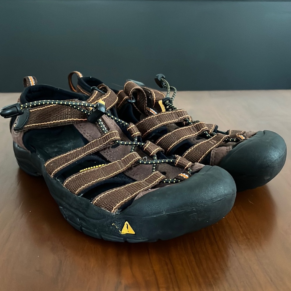 KEEN Newport Hiking Sandals, Brown, mens size 6